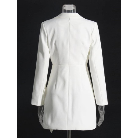 Eteği Gül Detaylı Beyaz Ceket Elbise