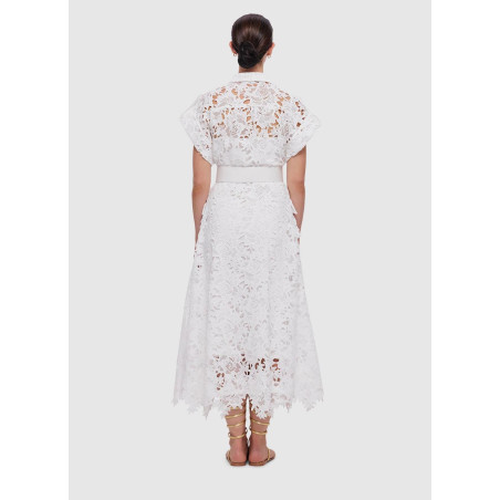 Beyaz Kısa Kollu Kemerli Dantel Midi Elbise