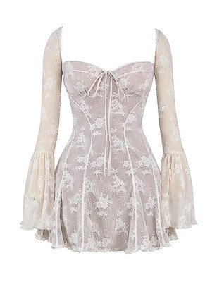 Korse Formlu Uzun Kollu Dantel Beyaz Elbise