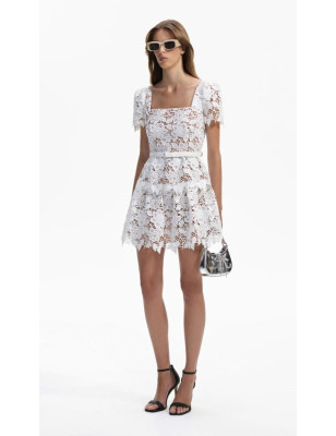 Beyaz Kare Yaka Pileli Güpür Mini Tasarım Elbise