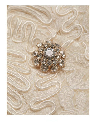 Düğmeli Cepli Dantel Tasarım Bluz