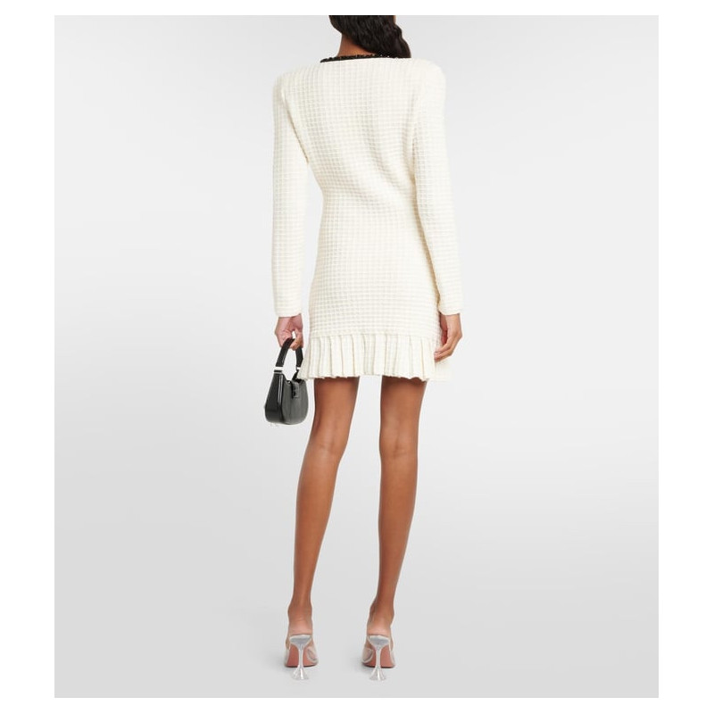 Gold Düğmeli V Yaka Siyah Biyeli Tasarım Triko Elbise