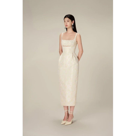 Göğsü Minik Pencereli İşlemeli Midi Boy Tasarım Elbise