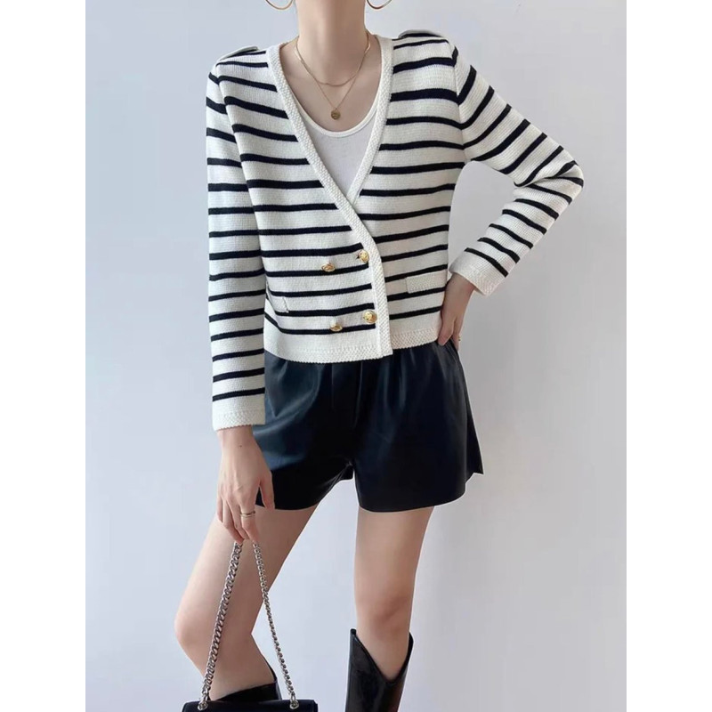 Çizgili Gold Düğmeli Triko Hırka