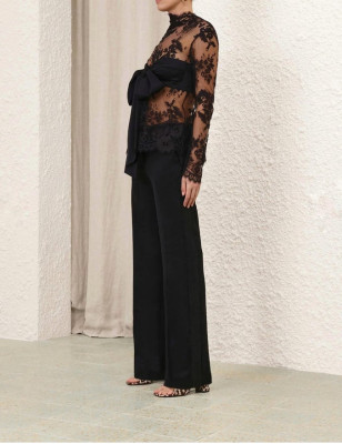 Göğsü Kurdele Formlu Siyah Dantel Premium Bluz